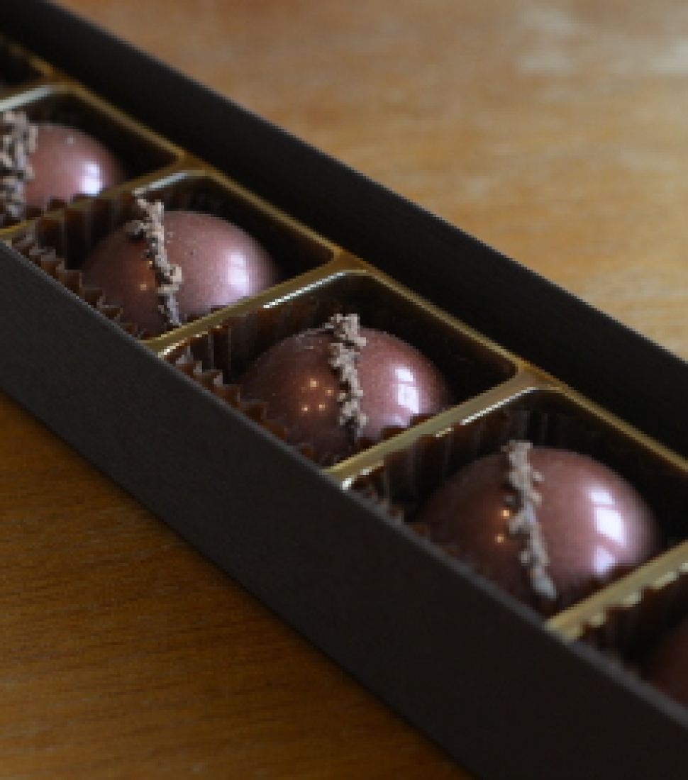 Coffret demi-lune à la raisinée
